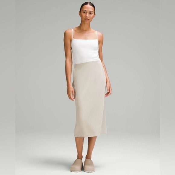 lululemon athletica Dresses & Skirts - Lululemon sz 6 Softstreme High-Rise Midi Skirt Mojave Tan new without tags